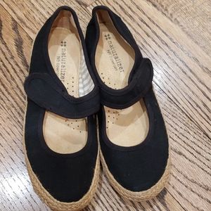 5/$25 Naturalizer N5 comfort shoes